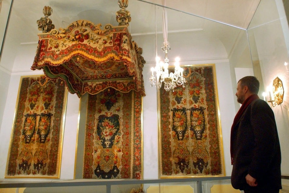 Zum Europäischen Tag der Restaurierung steht das Federzimmer im Schloss Moritzburg im Fokus.