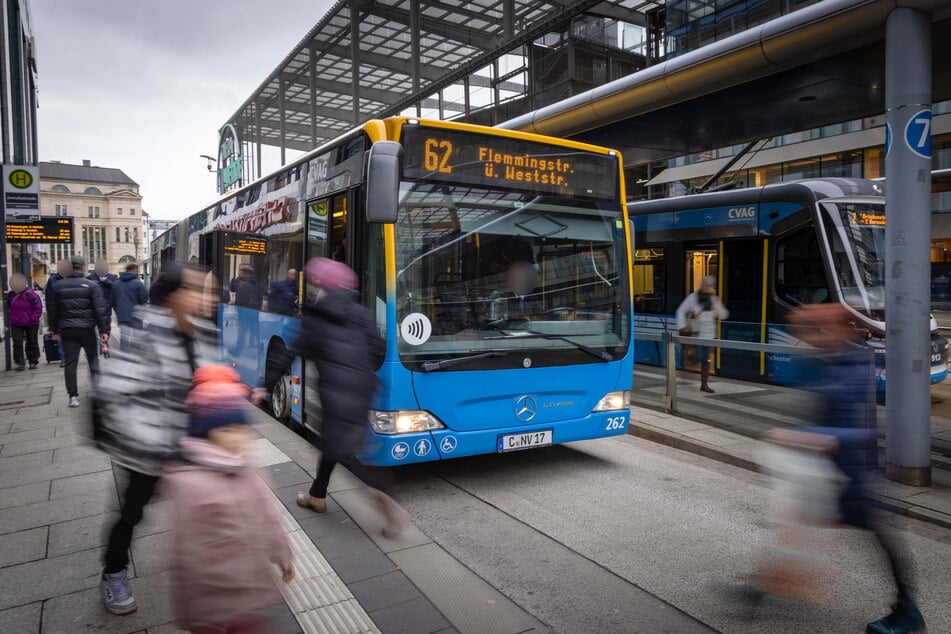 Damit Busfahren für alle bezahlbar ist, fordert die Linken-Fraktion in Chemnitz ein Sozialticket.
