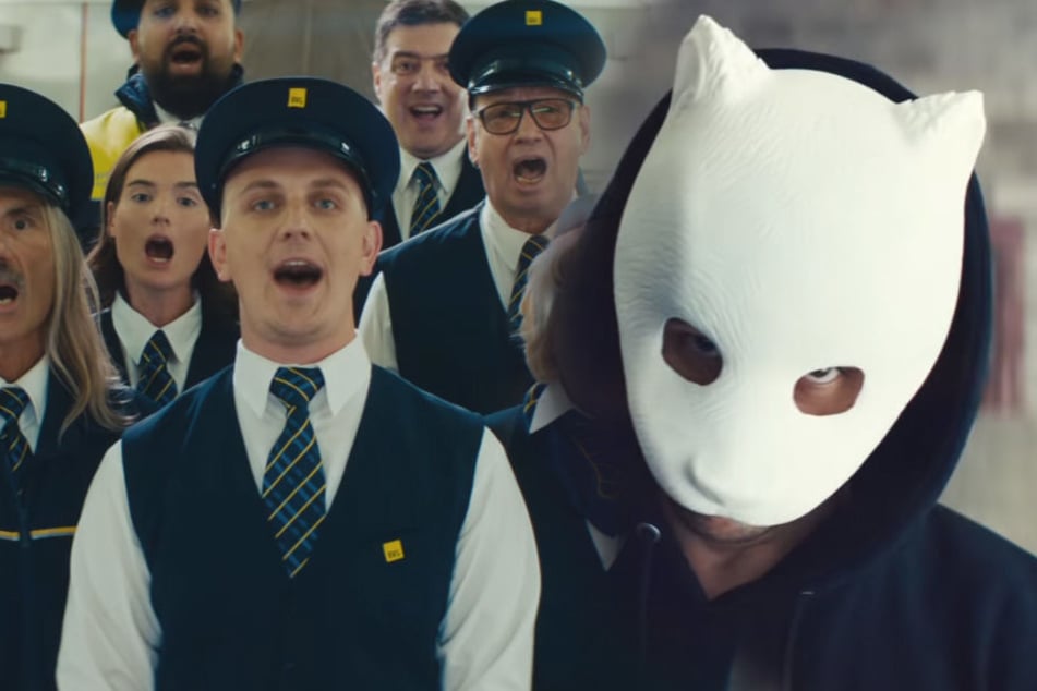 Rapper Cro im neuen Image-Video der BVG entdeckt!