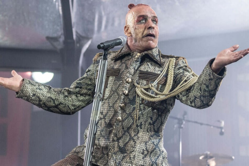 Rammstein-Frontsänger Till Lindemann während des Konzerts in der Frankfurter Commerzbank-Arena. (Archivbild)