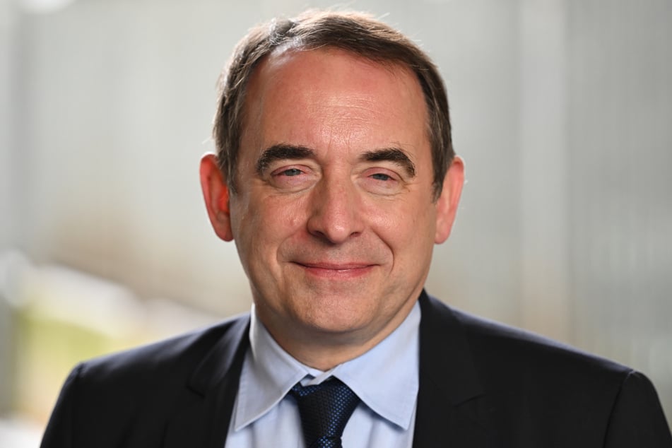 Finanzminister Alexander Lorz (59, CDU) hat sich zur Verteilung des Geldes geäußert.