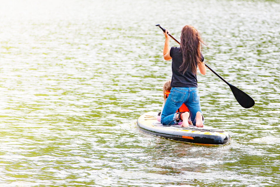 AOK Plus bezahlt jetzt sogar diese coolen Stand-up-Paddle-Kurse