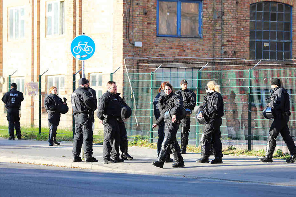 Die Polizei ermittelt wegen verschiedener Vergehen gegen 312 Nürnberger Fans.