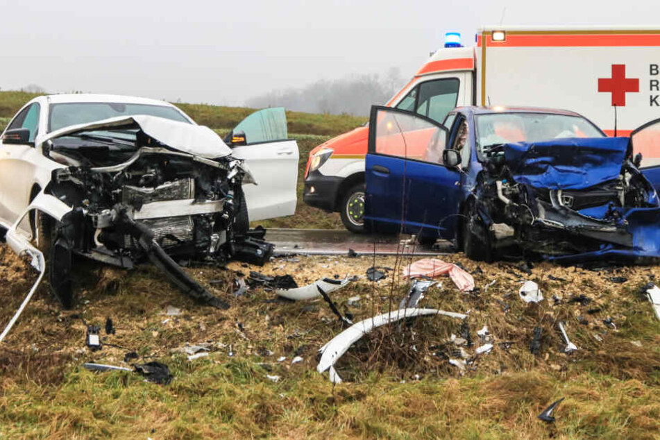 Auf der Bundesstraße 22 ist es in Bayern zu einem schweren Unfall gekommen.