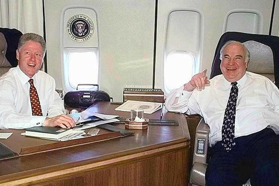 Mit US-Präsident Bill Clinton bei einem gemeinsamen Flug 1998 in der Air Force-One.