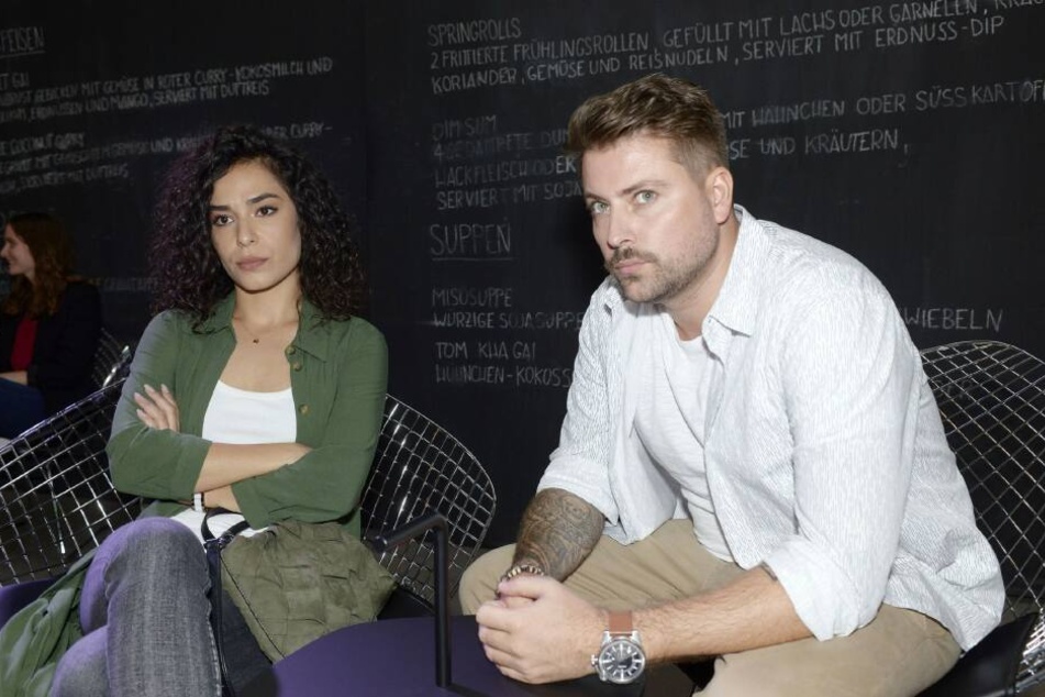Shirin und John sind ratlos: Wie können sie Lars loswerden?