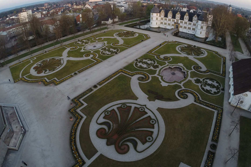 Im Schloß- und Auenpark wurden zwei Frauen von einem Mann belästigt.