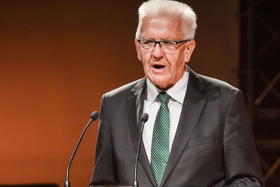 Baden-Württembergs Ministerpräsident Winfried Kretschmann (71, Grüne) ist beim Produktionsstart im Porsche-Stammwerk in Zuffenhausen mit dabei. (Archivbild)