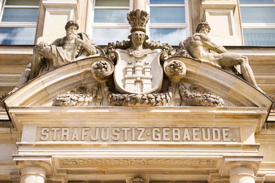Vor dem Landgericht Hamburg beginnt am Freitag der Prozess gegen einen mutmaßlichen Mörder. (Archivbild)