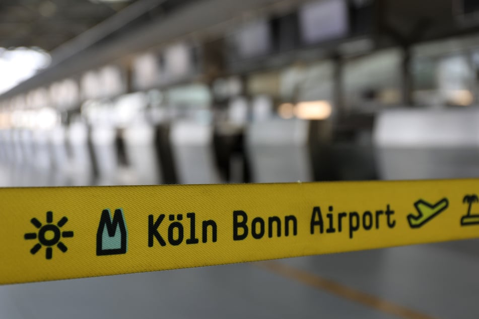 Am Flughafen in Köln/Bonn drohen in den Herbstferien Warnstreiks.