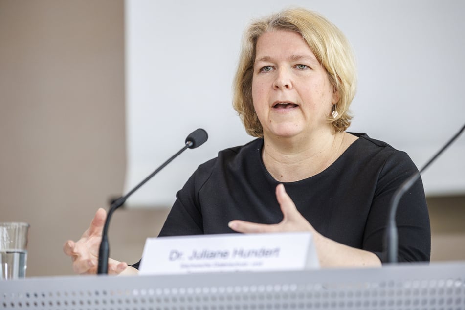 Die Datenschutzbeauftragte Juliane Hundert (49) berichtete, dass immer mehr Menschen KI nutzen, um ihrer Behörde Beschwerden zu übermitteln.