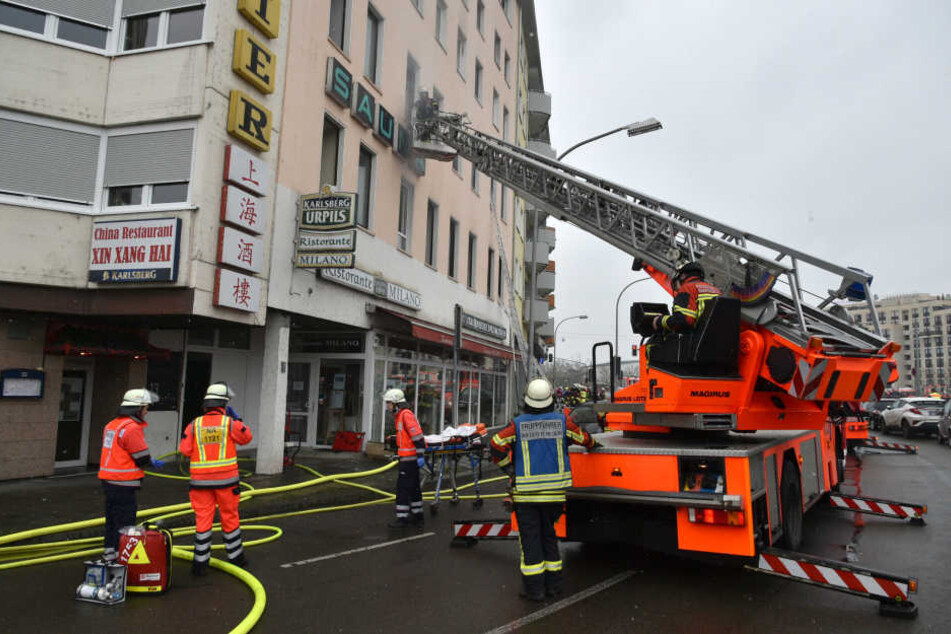 Zahlreiche Menschen wurden von der Feuerwehr gerettet.
