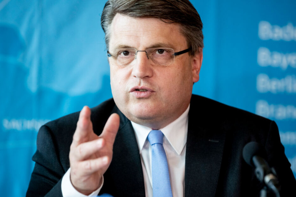 Der frühere CSU-Justizminister Winfried Bausback hat eine klare Forderung geäußert.