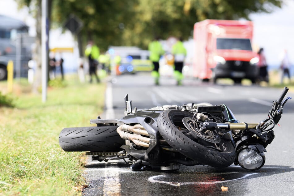 Tödlicher Motorrad-Crash in Sachsen: Biker rammt Reh und stirbt