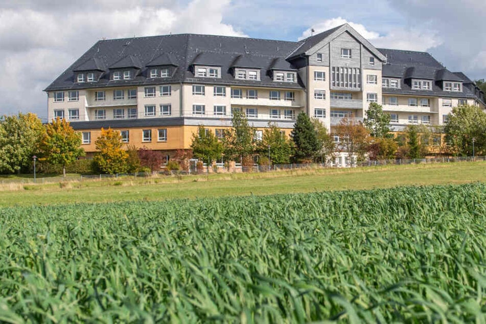In diesem idyllisch gelegenen Klinikgelände im Süden des Landkreises Zwickau könnte Euer neuer Arbeitsplatz sein.