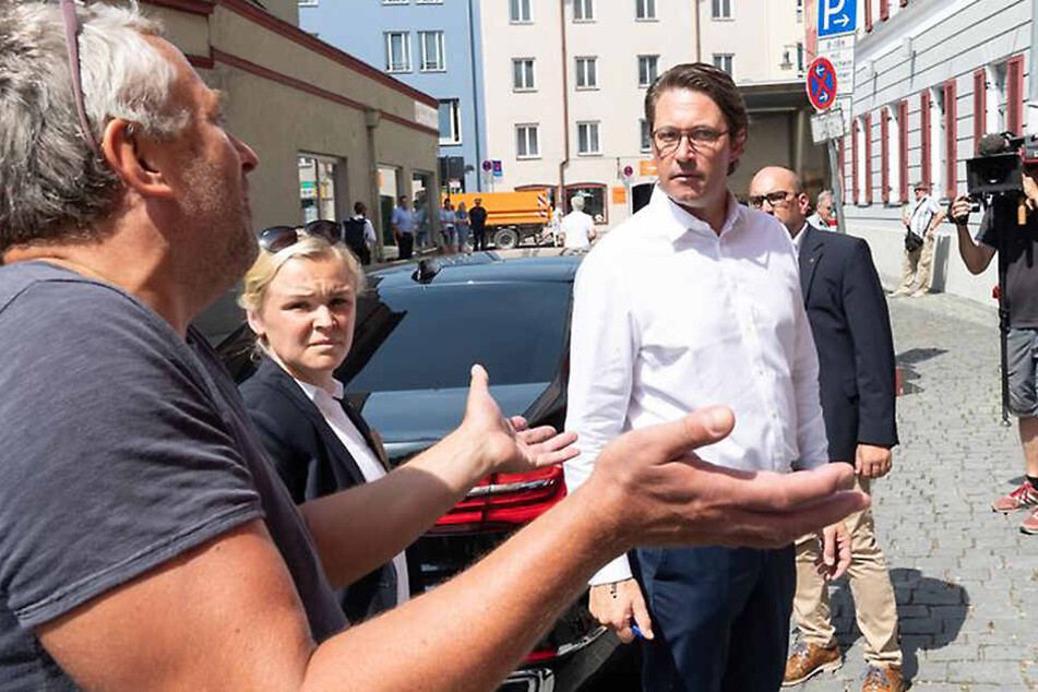 Natur opfern für Klimaschutz? Pfeif-Konzert für Scheuer!