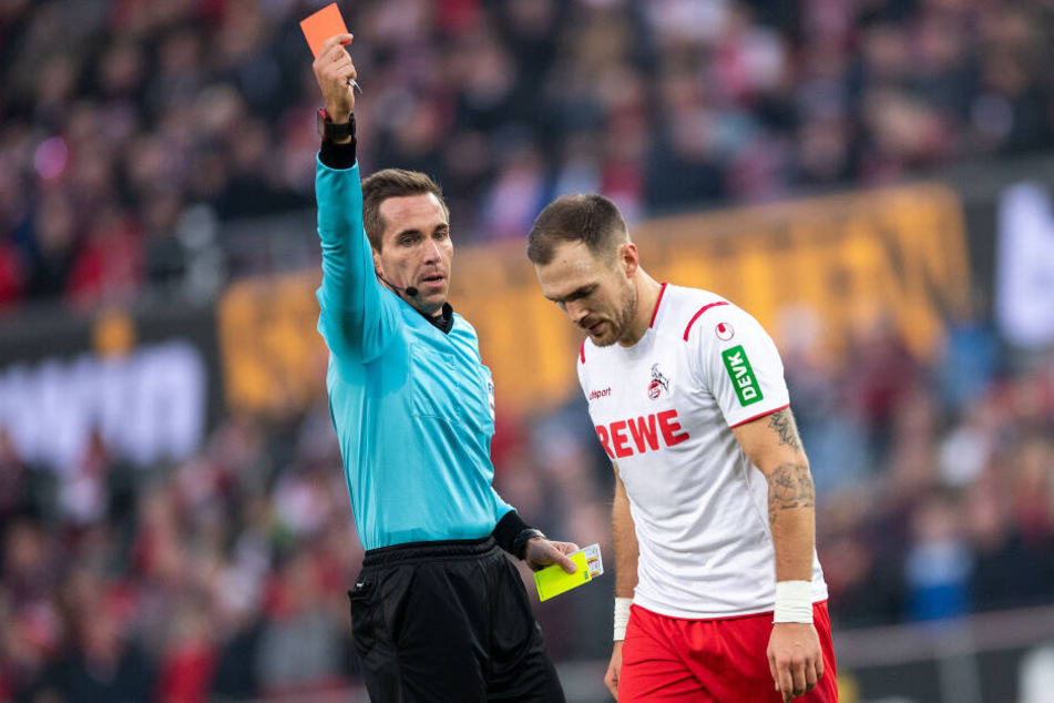Der Kölner Rafael Czichos sah nach 39 Minuten die Gelb-Rote Karte.