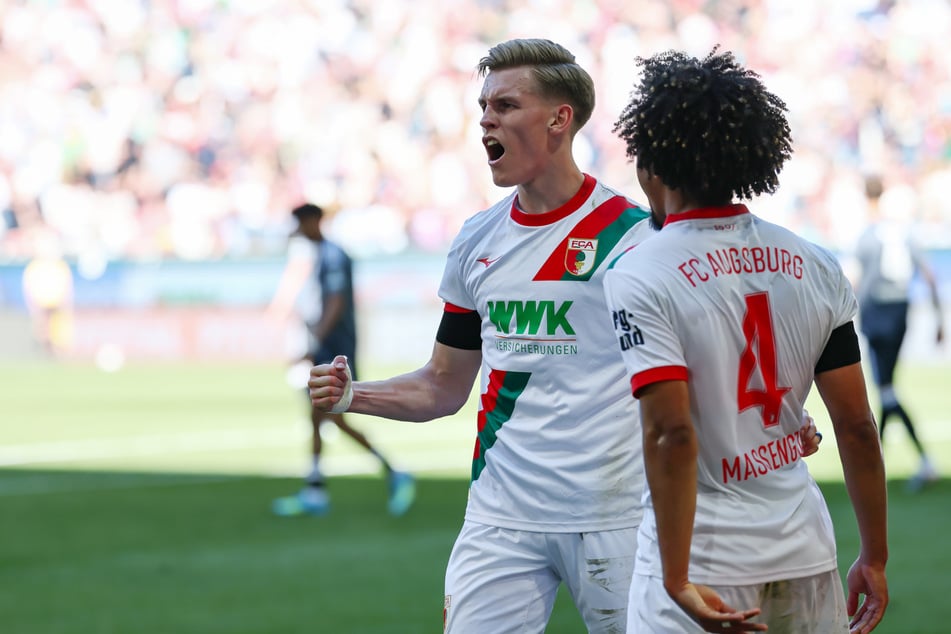 Anton Kade (l.) schaltete in der 45. Minute am schnellsten und traf per Abstauber zur 1:0-Führung der Gastgeber.