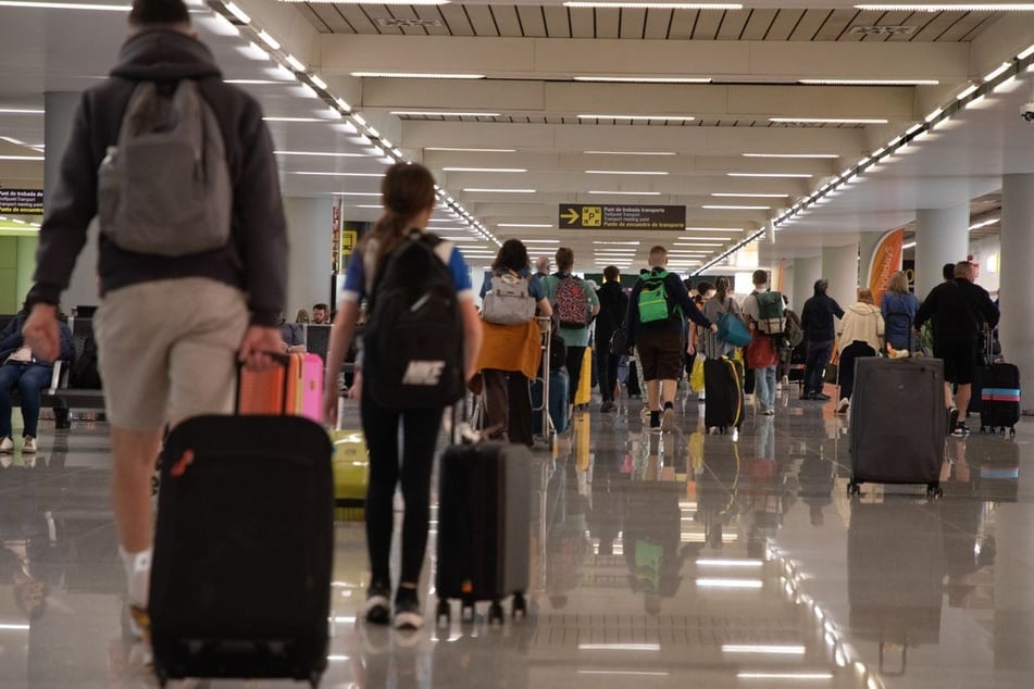 Tausende Menschen aus dem Ländle verreisen nach Spanien.