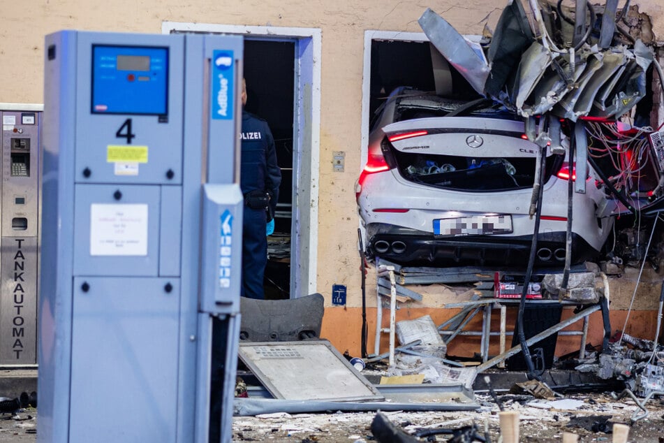 Der Mercedes des 22-Jährigen wurde schwer beschädigt.