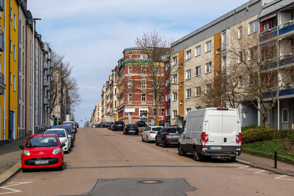 Blick in die Hainstraße auf dem Chemnitzer Sonnenberg. Hier muss ab dem Sommer für das Parken bezahlt werden.