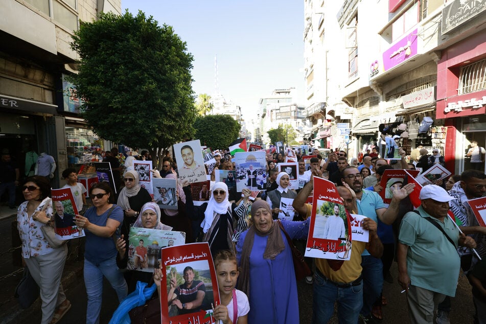 Palestinians in the West Bank protest for the release of their friends and relatives from Israeli prisons.