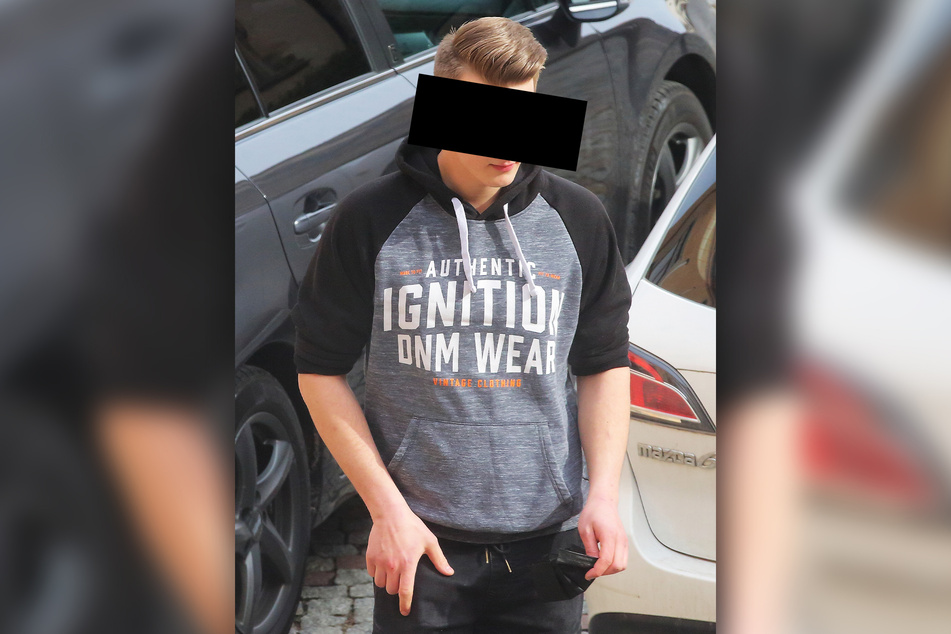 Lucas S. (22) musste sich am gestrigen Dienstag wegen gemeinschaftlicher Sachbeschädigung vor dem Amtsgericht Dippoldiswalde verantworten.
