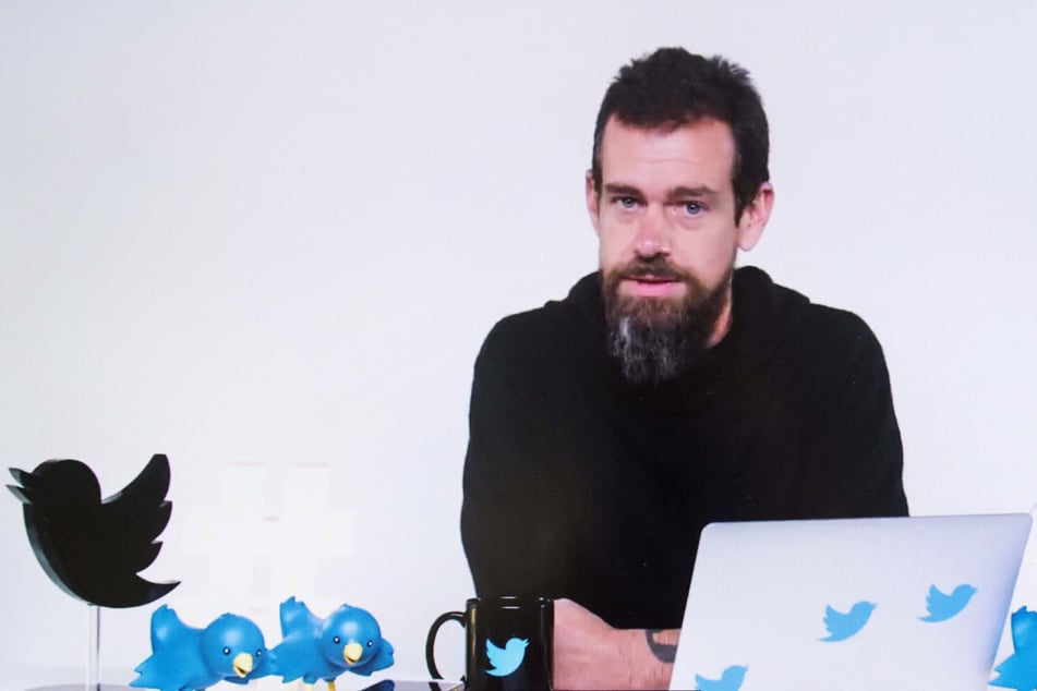Twitter boss Jack Dorsey steps down and announces new CEO!