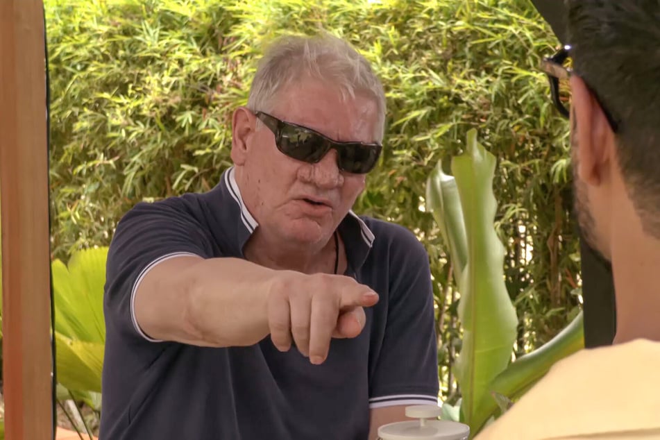 Nein, das ist nicht Heino, sondern Claude-Oliver Rudolph (69)!