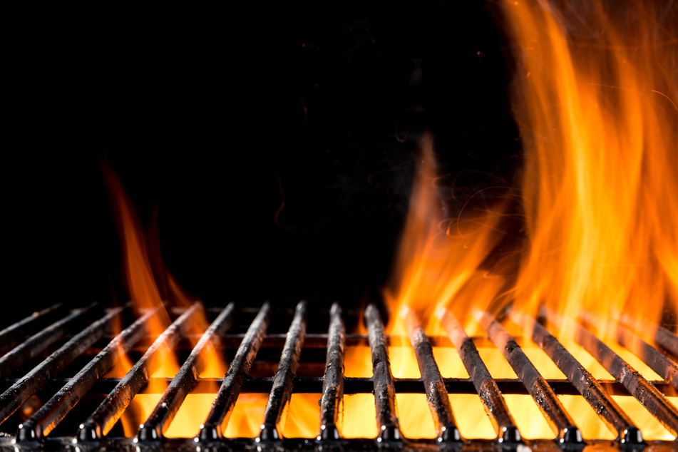 Am Dienstag wurde ein Mann in Solingen durch einen Grillunfall lebensgefährlich verletzt (Symbolbild).