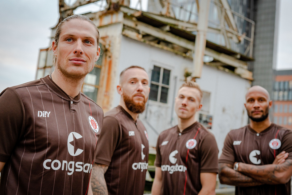 Die Kiezkicker stellten ihre neue, eigene Kollektion inkl. neuem Heimtrikot vor.