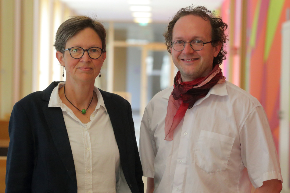 Die Grünen Ulrike Caspary (55, l.) und Norbert Engemaier (40) wollen weiterhin mit Infoständen auftreten.