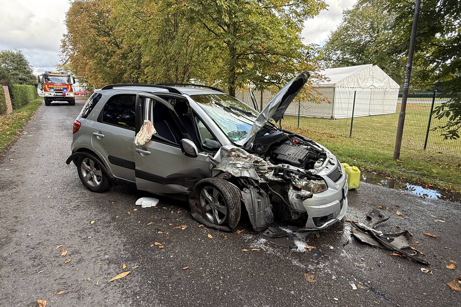 Der Suzuki wurde sichtbar zerstört.