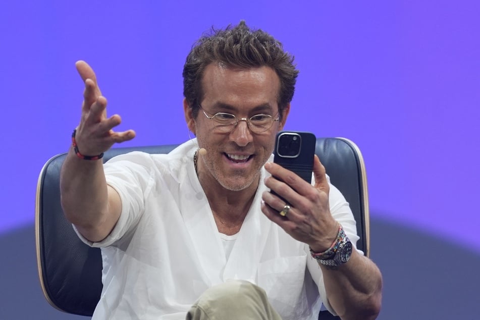 Ryan Reynolds (48) hat sich auf der OMR Bühne überraschend kritisch über Social-Media geäußert.