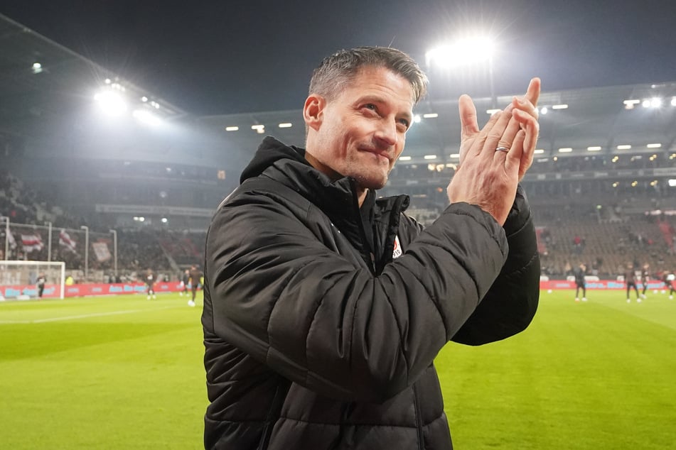 St.-Pauli-Trainer Alexander Blessin (51) ist von der Heimschwäche der Kiezkicker genervt.