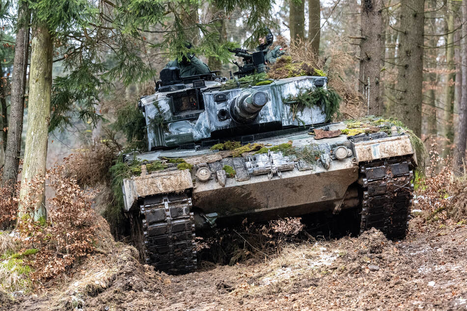 Ein Leopard 2 der polnischen Streitkräfte während der internationalen Militärübung "Allied Spirit 2022" auf dem Gelände des Truppenübungsplatzes Hohenfels.