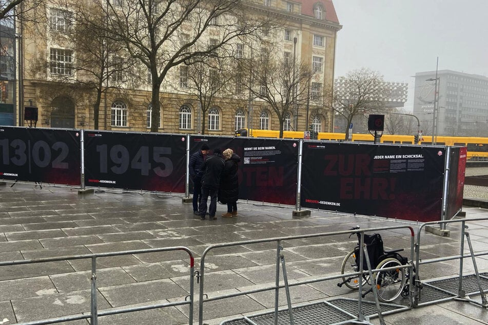 Am Dr.-Külz-Ring läuft seit etwa 12 Uhr eine rechte Kundgebung.