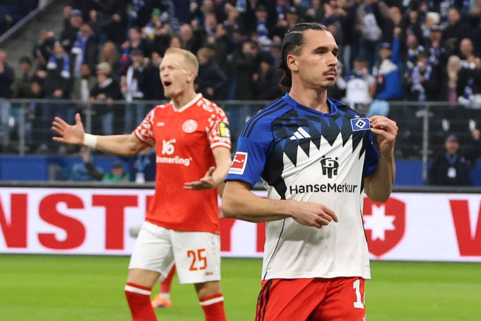 Rayan Philippe (24) machte bei seinem Torjubel deutlich, dass es für ihn nur den HSV gibt.