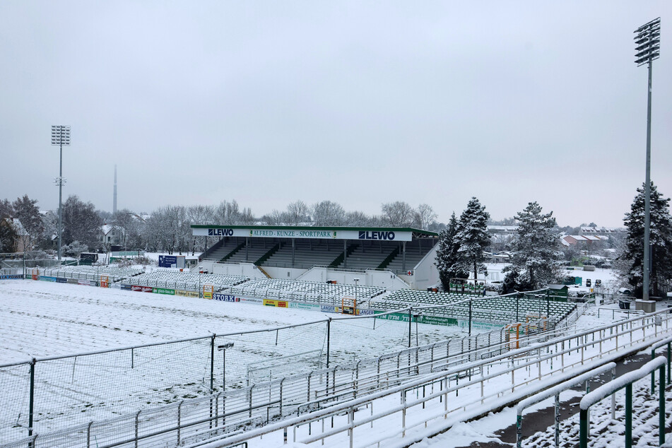 Winter im Alfred-Kunze-Sportpark von Chemie Leipzig.