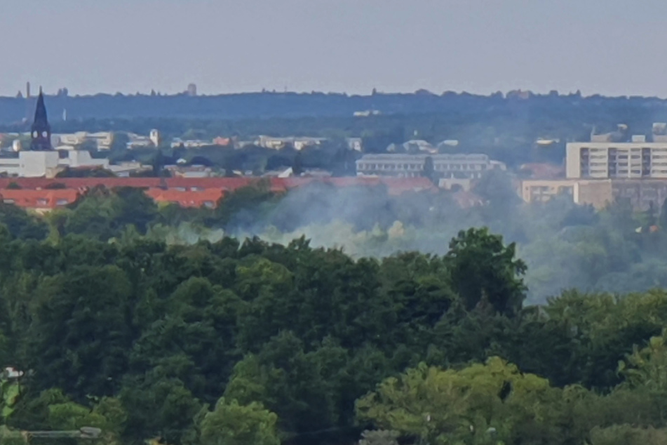 Die Rauchwolke war von Weitem sichtbar.