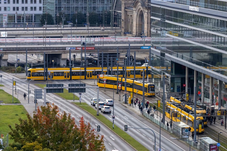 Mehrere Bahnlinien in Dresden werden zwischen dem 9. und 21. Februar umgeleitet. (Archivbild)