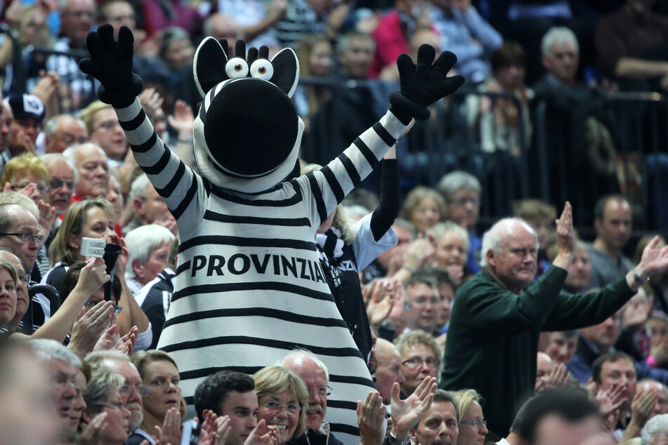 In Schleswig-Holstein gibt es ab dem 20. September keine Obergrenzen für Zuschauer in Hallen und Stadien mehr. Auch der THW Kiel kann dann wieder vor ausverkauften Rängen spielen. (Archivfoto)
