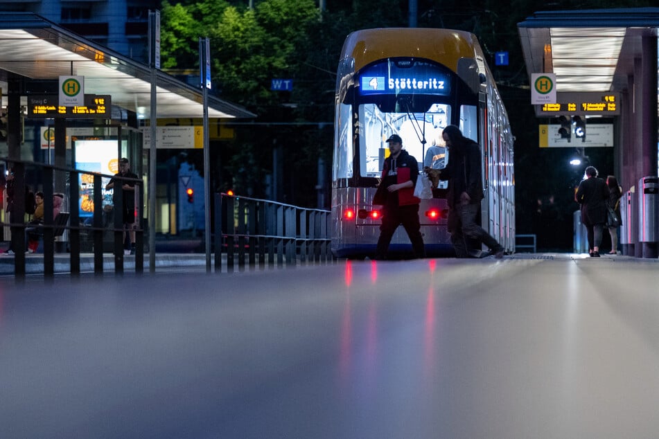Die Haltestelle vor dem Hauptbahnhof wurde zum Tatort. (Archivbild)