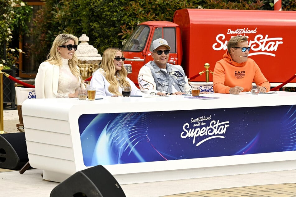 Die "DSDS"-Jury hört ganz genau hin (v.l.n.r.): Beatrice Egli (36), Loredana (29), Pietro Lombardi (32) und Poptitan Dieter Bohlen (70).