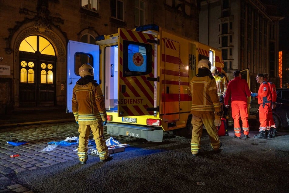 Auch die Rettungskräfte wurden von dem Mann attackiert.