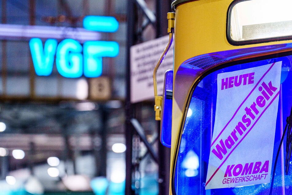 Die Gewerkschaft "Komba" bestreikt den VGF-Betriebshof Gutleut in Frankfurt.