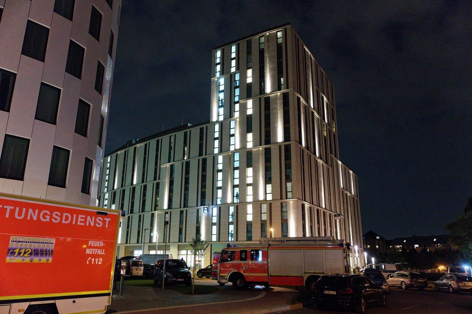 Die Polizei war am Freitag zu einem Großeinsatz an dem Düsseldorfer Hotel ausgerückt.