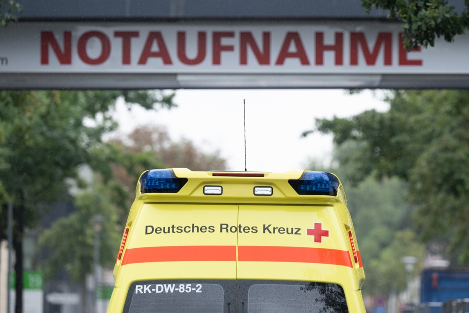 Schwerer Unfall in Leipzig: Fußgängerin von Auto erfasst