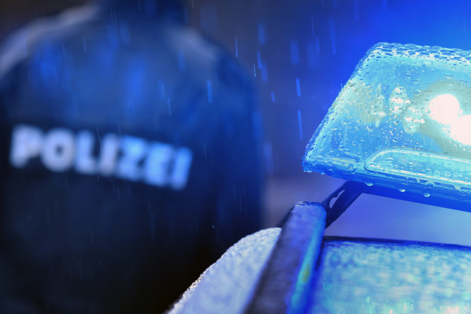Polizeibeamte wurden im Zuge einer Kontrolle in Gräfelfing in Bayern von einem Autofahrer attackiert und beleidigt. (Symbolbild)