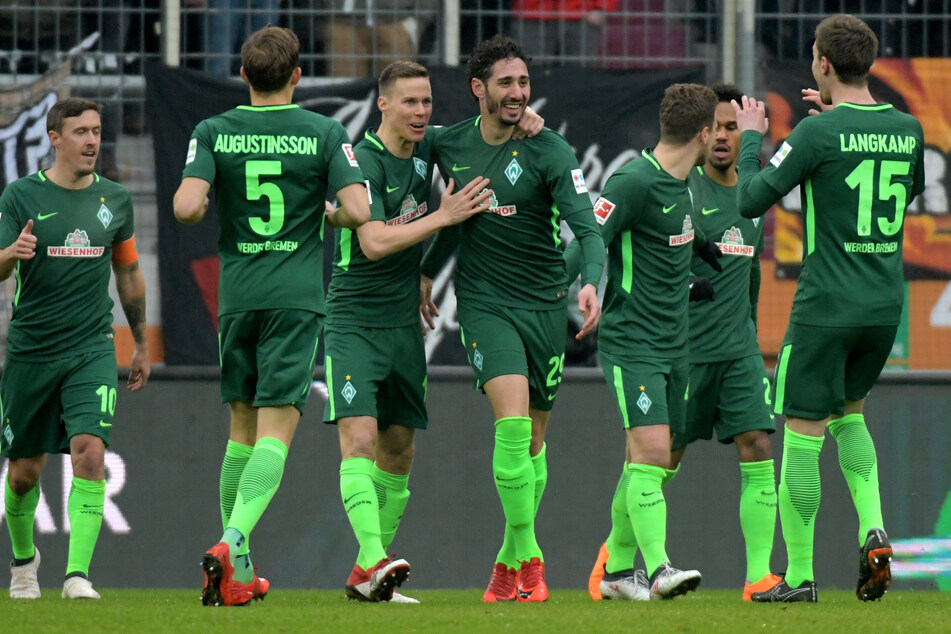 Ishak Belfodil (heute 33, 4.v.l.) spielte leihweise in der Saison 2017/18 bei Werder Bremen.